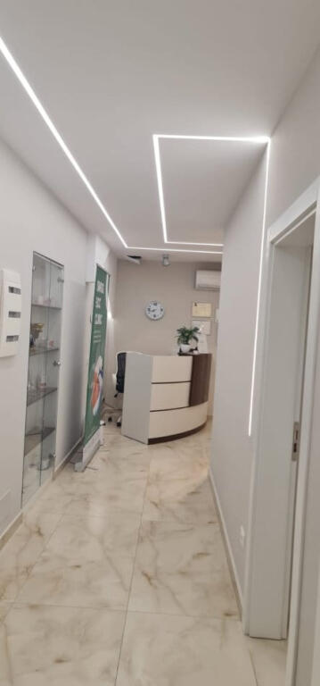Clinica Dermatologica in affitto in Via Fortuzi (ID BZ2643) Tirana.