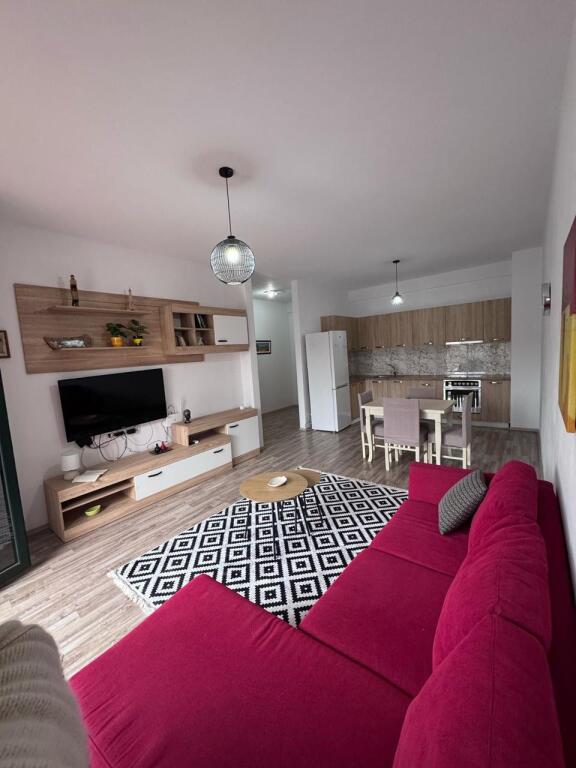 Jepet me qera apartament 1+1 ne komplekin "Green City" ne Astir.