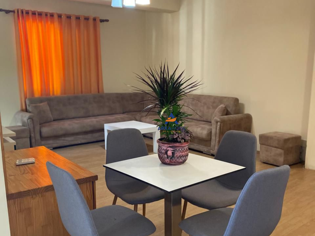 AFFITTASI APPARTAMENTO 1+1+BALCONE "VIA ELBASAN, VICINO VILA PARK HOTEL" 600 EURO.