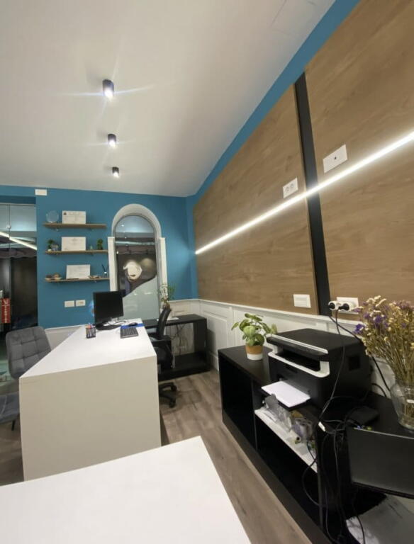 Zyre me qera tek Brryli (ID BZ2642) Tirane.