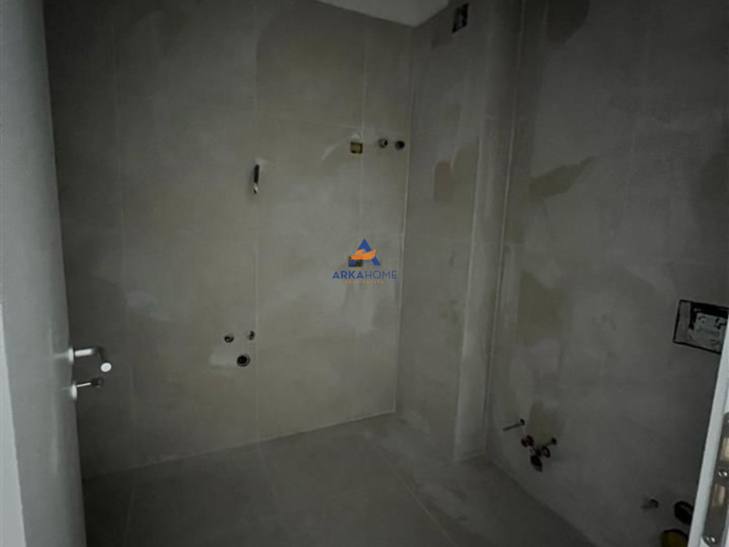 SHITET APARTAMENT 1+1+BALLKON "KOMPLEKS UNIVERS CITY TIRANE" 68.000 EURO.