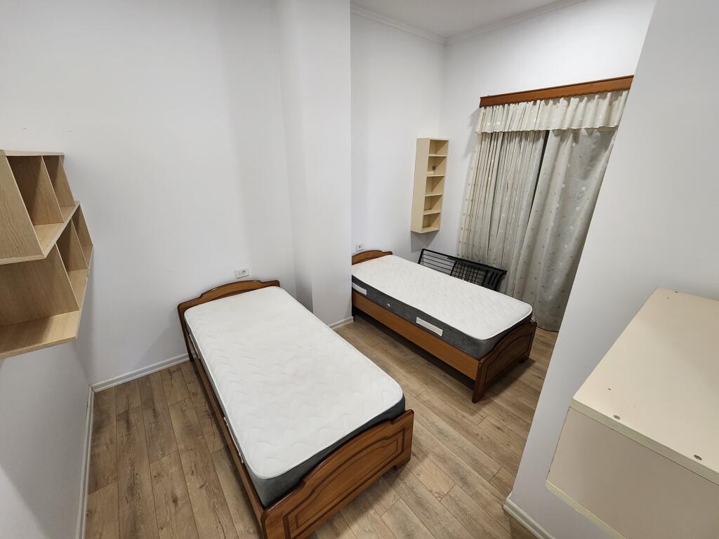 2+1,arredato,via peti,liqeni ,800 euro