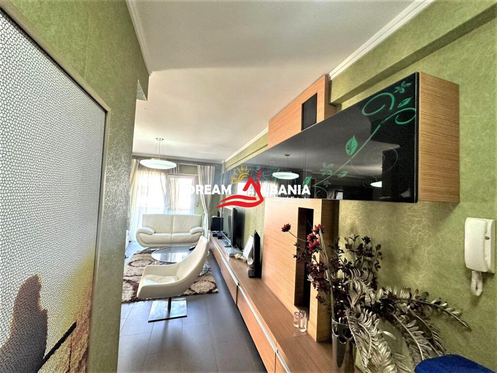 Shitet super apartament 2+1+2 tek Zogu i Zi prane Kryqit te Kuq (ID 41211367)