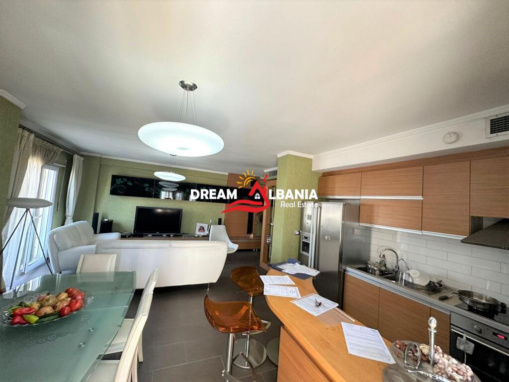Shitet super apartament 2+1+2 tek Zogu i Zi prane Kryqit te Kuq (ID 41211367)