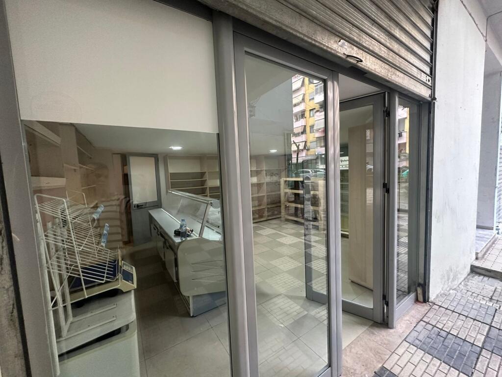 Shitet njësi me sipërfaqe 29.9 m², kati i parë, në Yzberisht