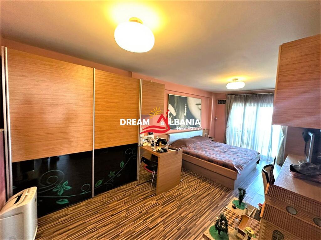 Shitet super apartament 2+1+2 tek Zogu i Zi prane Kryqit te Kuq (ID 41211367)