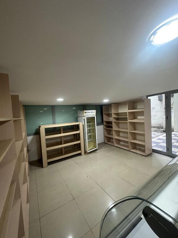 Shitet njësi me sipërfaqe 29.9 m², kati i parë, në Yzberisht