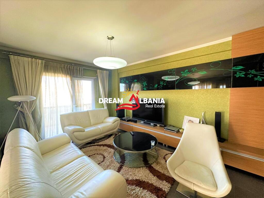 Shitet super apartament 2+1+2 tek Zogu i Zi prane Kryqit te Kuq (ID 41211367)