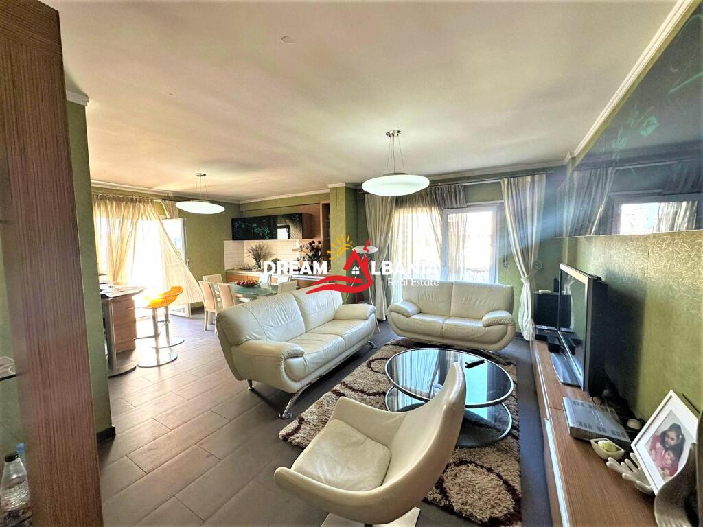 Shitet super apartament 2+1+2 tek Zogu i Zi prane Kryqit te Kuq (ID 41211367)