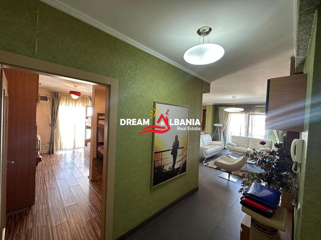 Shitet super apartament 2+1+2 tek Zogu i Zi prane Kryqit te Kuq (ID 41211367)