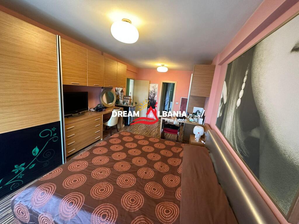Shitet super apartament 2+1+2 tek Zogu i Zi prane Kryqit te Kuq (ID 41211367)