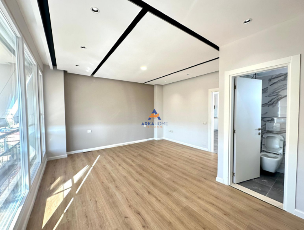 SHITET APARTAMENT 3+1+2BALLKONE "PRANE XHAMLLIKUT" 260.000 EURO.