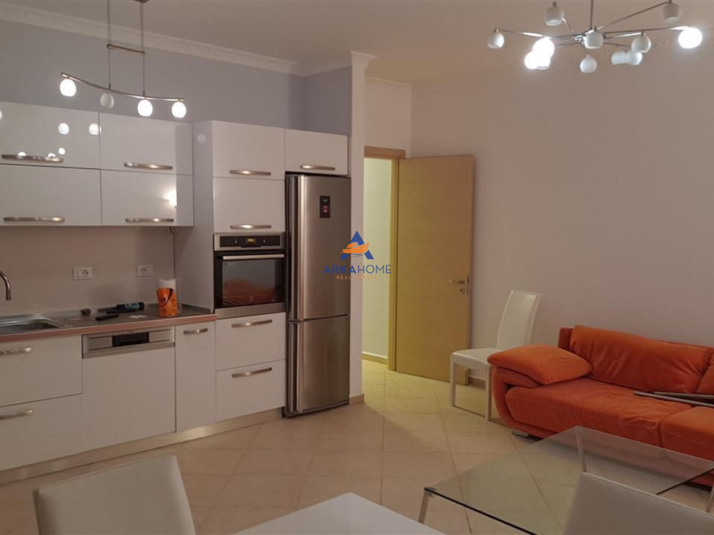 JEPET ME QERA APARTAMENT 2+1+BALLKON "TE LIQENI I THATE" 1000 EURO (I PERFSHIR PARKIMI).