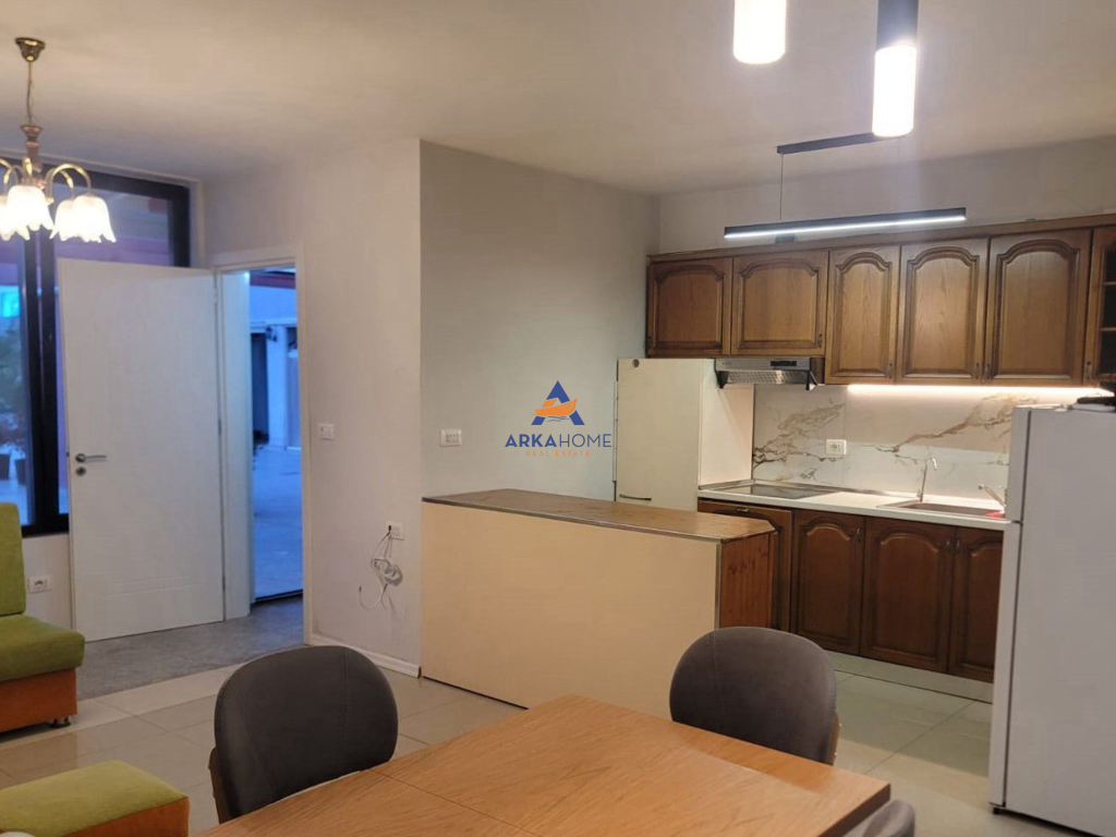 SHITET APARTAMENT 2+1+VERANDE "TEK KOMPLEKSI MALEZJAN" 160.000 EURO.
