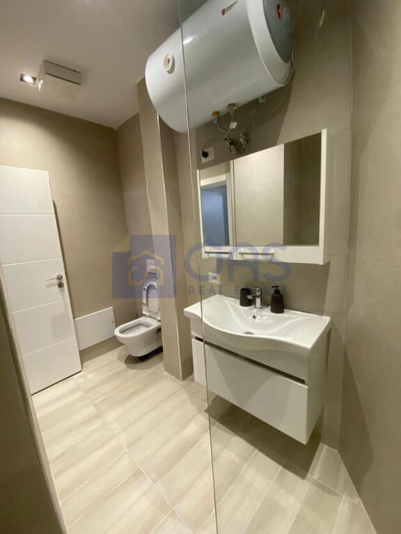 Jepet me qera apartament 1+1 tek 21 Dhjetori 500 euro