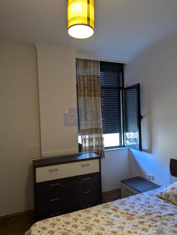 Jepet me qera  apartament 2+1 prane Liqenit Artificial