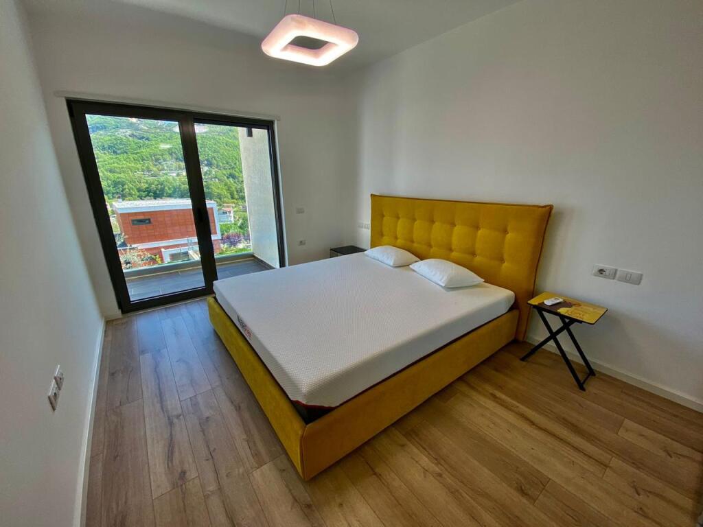Super 2-Storey Villa for Rent near TEG (1300 Euro