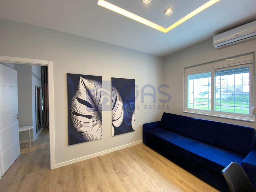 Jepet me qera apartament 1+1 tek 21 Dhjetori 500 euro