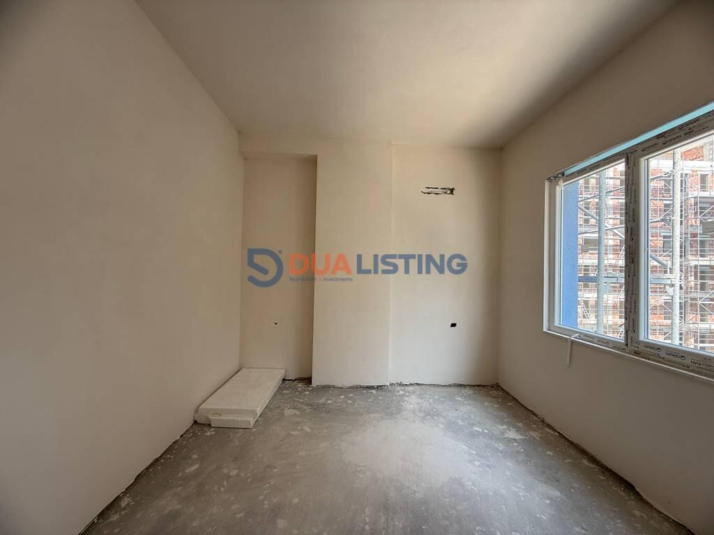 Shesim Apartament 2+1+2 tek Univers City - Prane Parkut!