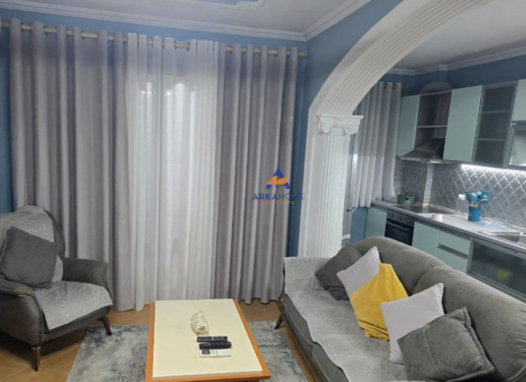 AFFITTASI APPARTAMENTO 2+1+BALCONE "TE QENDRA CONDOR" 550 EURO