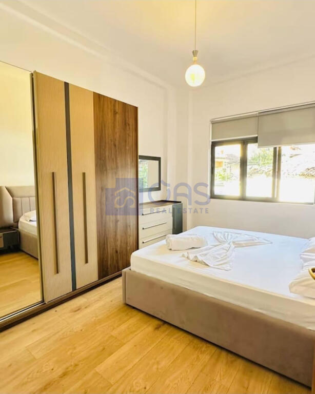 Jepet me qera Apartament 1+1 ne Qender