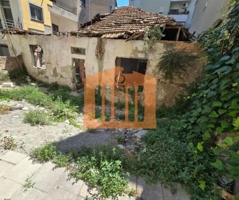 🏡✨ Land for sale with an area of 341M2 📍IN THE CENTER OF DURRËS NEAR THE COURT FIRST FLOOR DURRËS