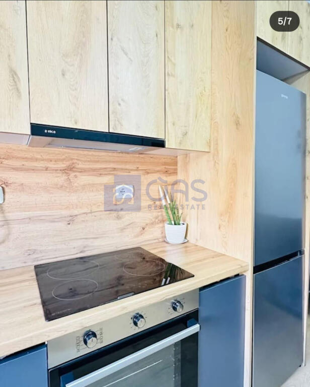 Jepet me qera Apartament 1+1 ne Qender