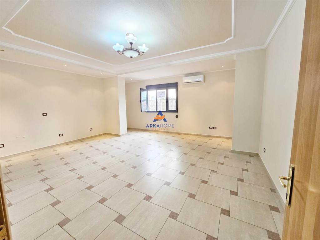 APPARTAMENTO IN AFFITTO 3+1+BALCONE "IN CENTRO" 950 EURO.