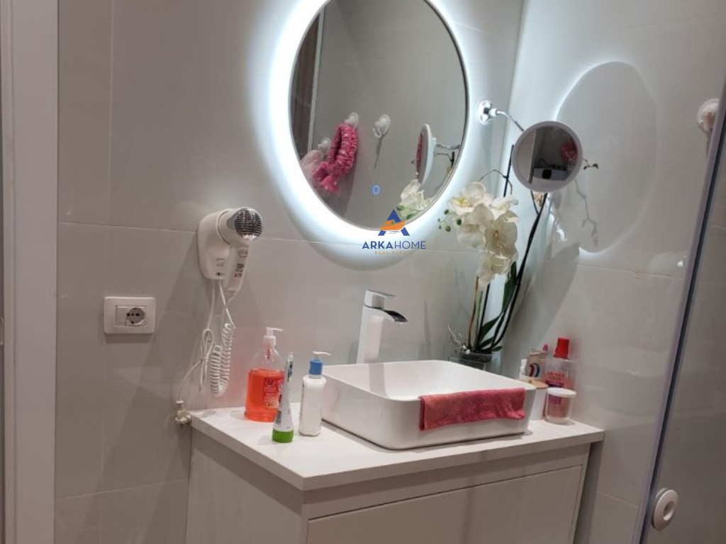 FOR SALE APARTMENT 2+1+BALCONY "OAZIS COMPLEX, NEW RING" 260,000 EURO. (PARKING INCLUDED).