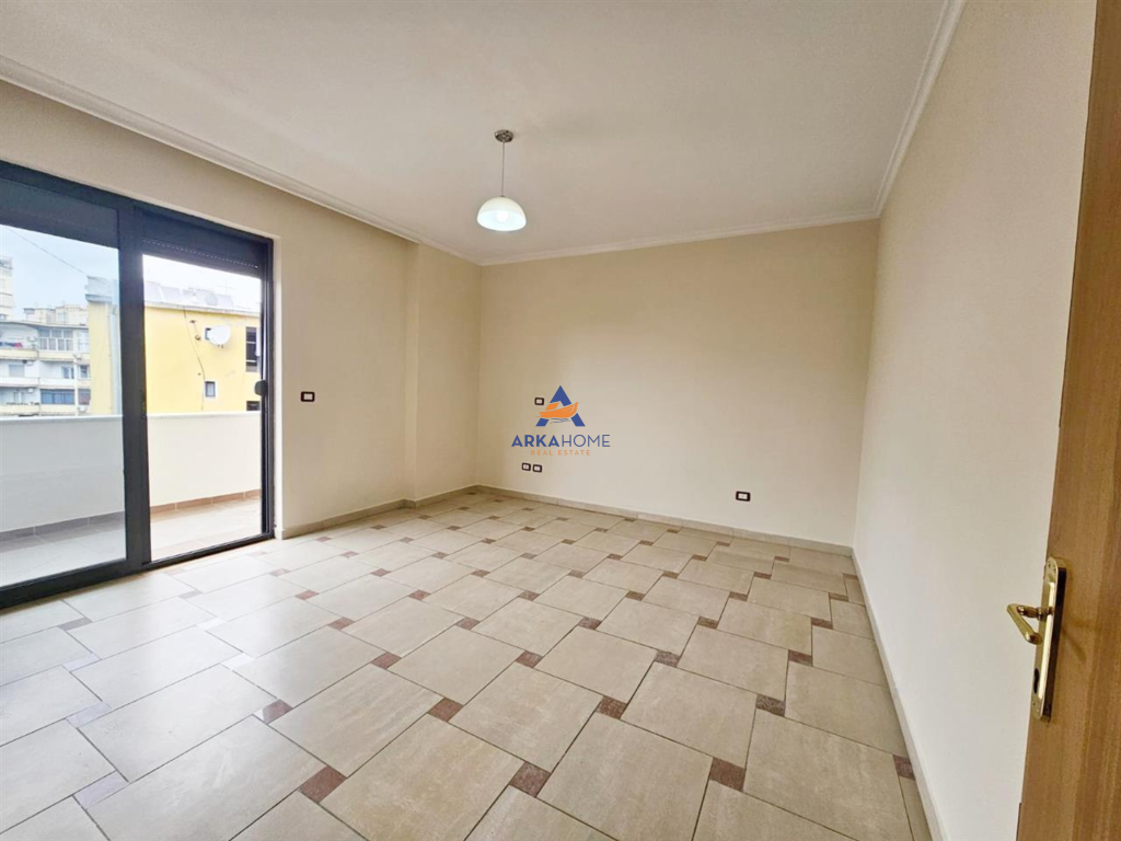 APPARTAMENTO IN AFFITTO 3+1+BALCONE "IN CENTRO" 950 EURO.