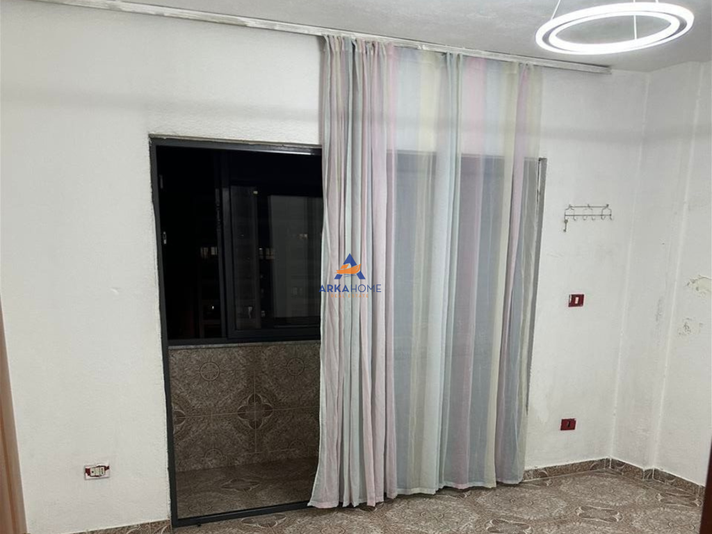 JEPET ME QERA APARTAMENT 1+1+BALLKON "PALLATI ME SHIGJETA (PERBALL DELIJORGJIT)" 400 EURO.
