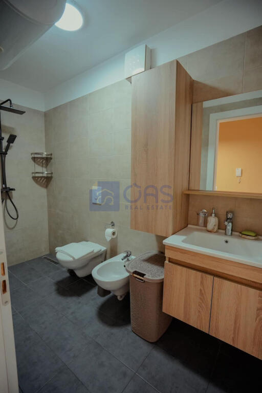 Jepet me qera apartament 1+1 te Rruga Jordan Misja pran Spak-ut