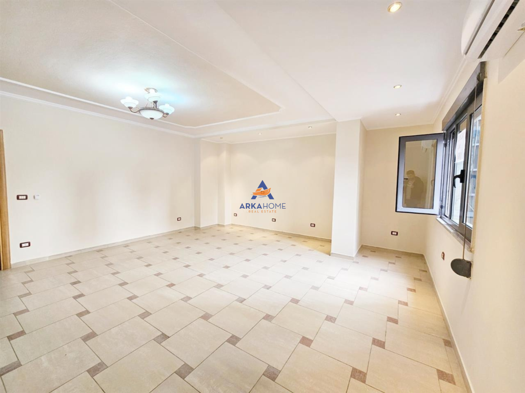 APPARTAMENTO IN AFFITTO 3+1+BALCONE "IN CENTRO" 950 EURO.