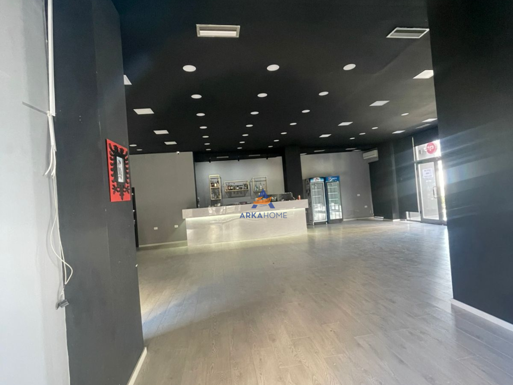LOCALE COMMERCIALE IN AFFITTO 120M2 "ISH PARKU,21 DHJETORI" 1200 EURO
