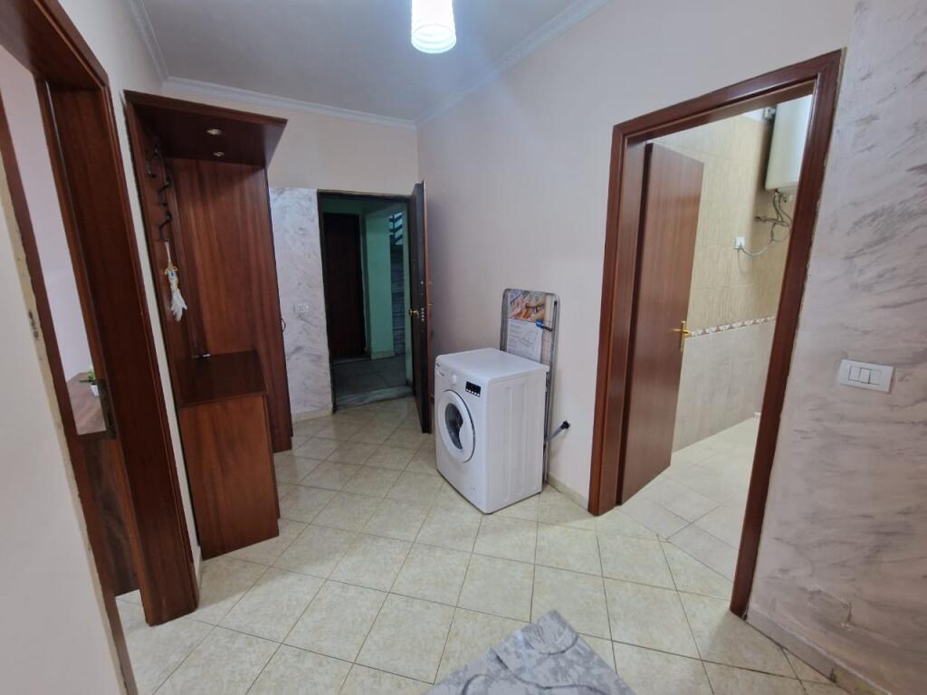 Affittasi appartamento 2+1+2 bagni presso l'ex esposizione "Shqiperia Sot"