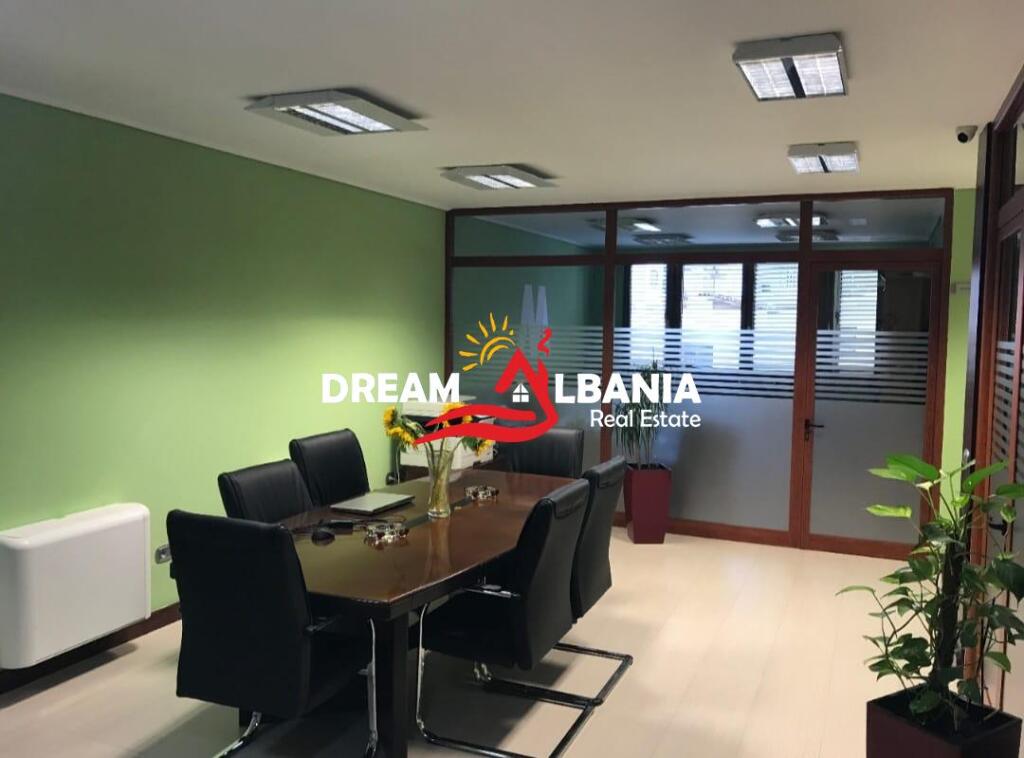 Appartamento 3+1 in vendita a Bllok in via Nikolla Tupe a Tirana (ID 4131308)