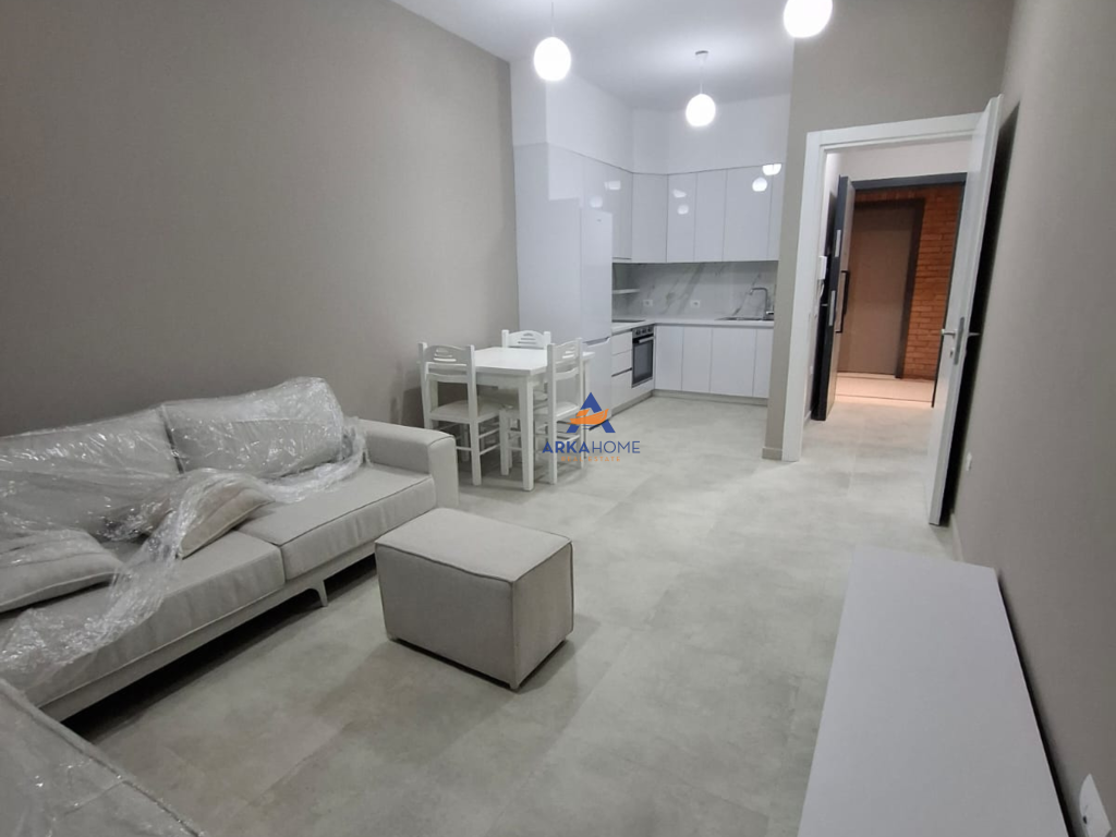 APPARTAMENTO IN AFFITTO 1+1+BALCONE "REZIDENZA HENKE,KOMBINAT" 600 EURO.