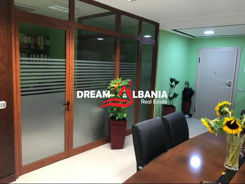 Appartamento 3+1 in vendita a Bllok in via Nikolla Tupe a Tirana (ID 4131308)