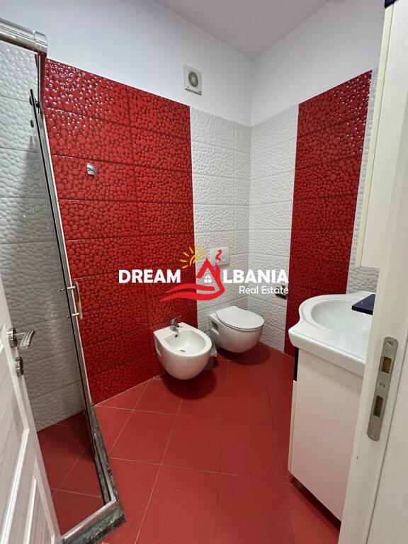 Super Apartament 2+1+2 me qera ne Bllok te Rruga e Kosovareve (ID 42214448).