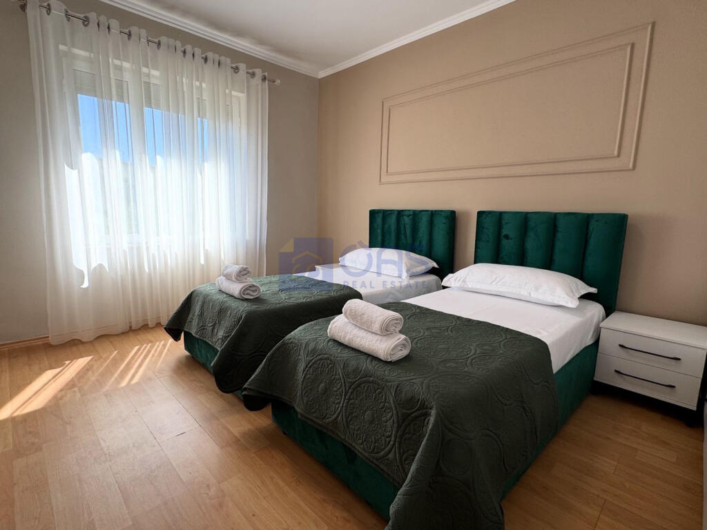 Jepet me qera apartment 2+1 te Rruga e Durresit