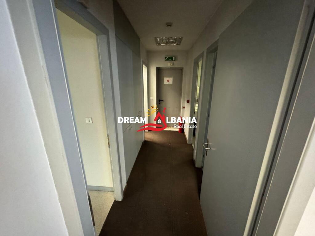 Ambjent biznesi per zyra me qera ne Rrugen e Kavajes (ID 42611229)