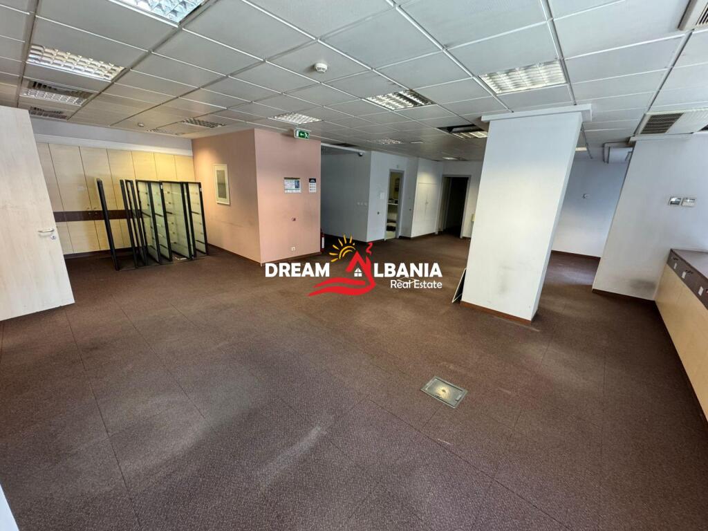 Ambjent biznesi per zyra me qera ne Rrugen e Kavajes (ID 42611229)