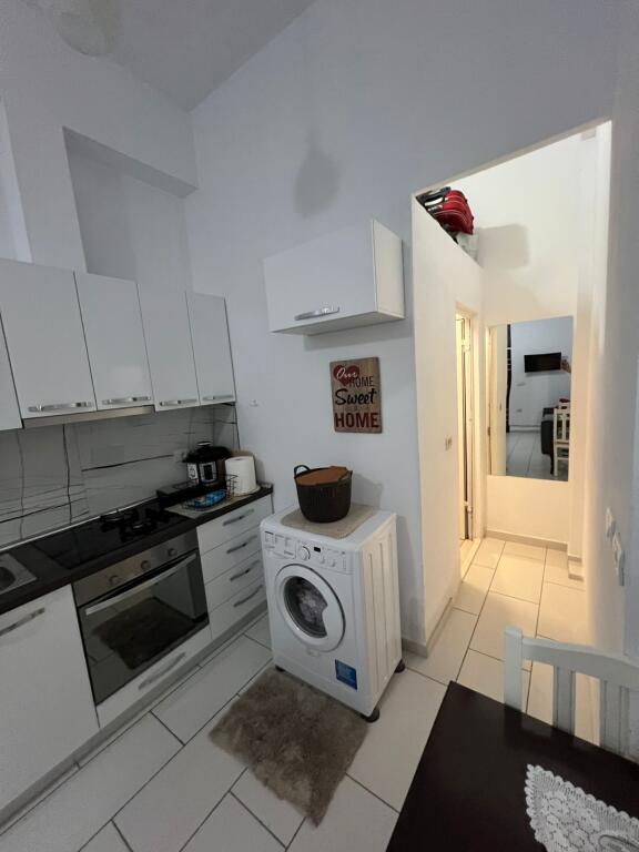 Apartament 1+1 me qera tek Kodra e diellit 1 (350 Euro)