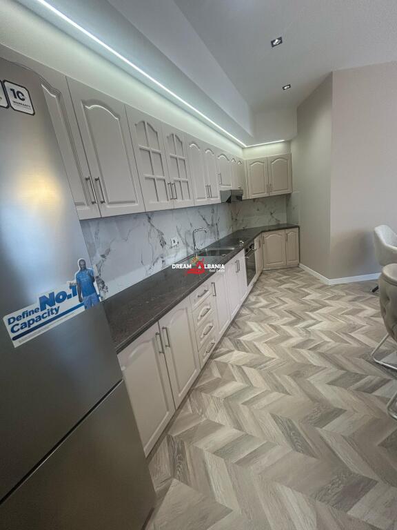 Shitet apartament 2+1+2 ne Qender te Tiranes , 9 kateshet (ID 41212012)