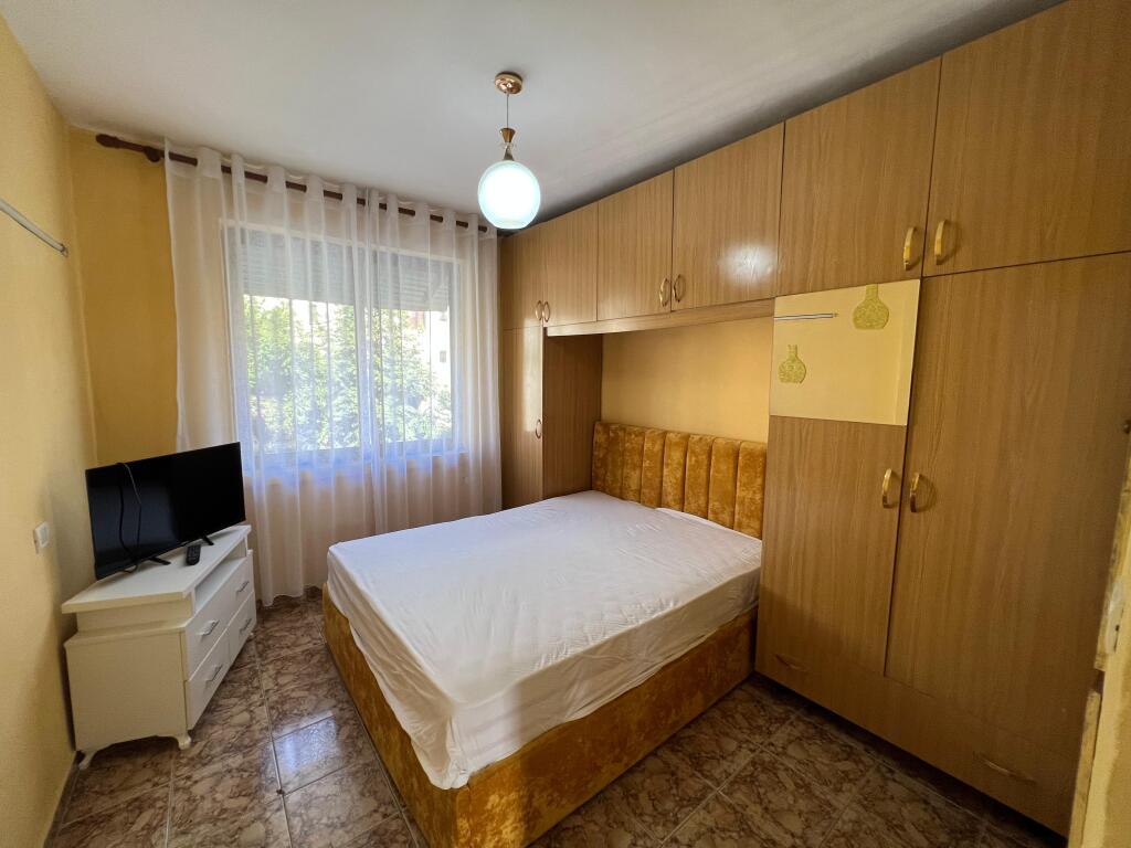 📣 QERA Apartament 2+1 📍 Perballe Shkolles "Harry Fultz" ✨ 💶 Cmimi 55000 leke