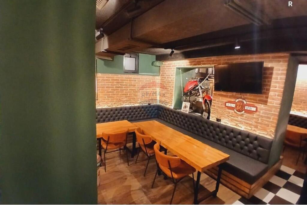 Bar-Cafe Space for Sale in Bllok