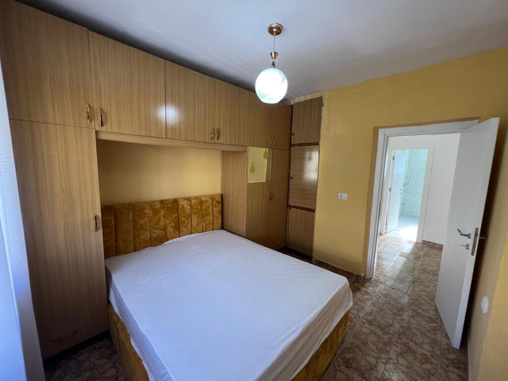 📣 QERA Apartament 2+1 📍 Perballe Shkolles "Harry Fultz" ✨ 💶 Cmimi 55000 leke