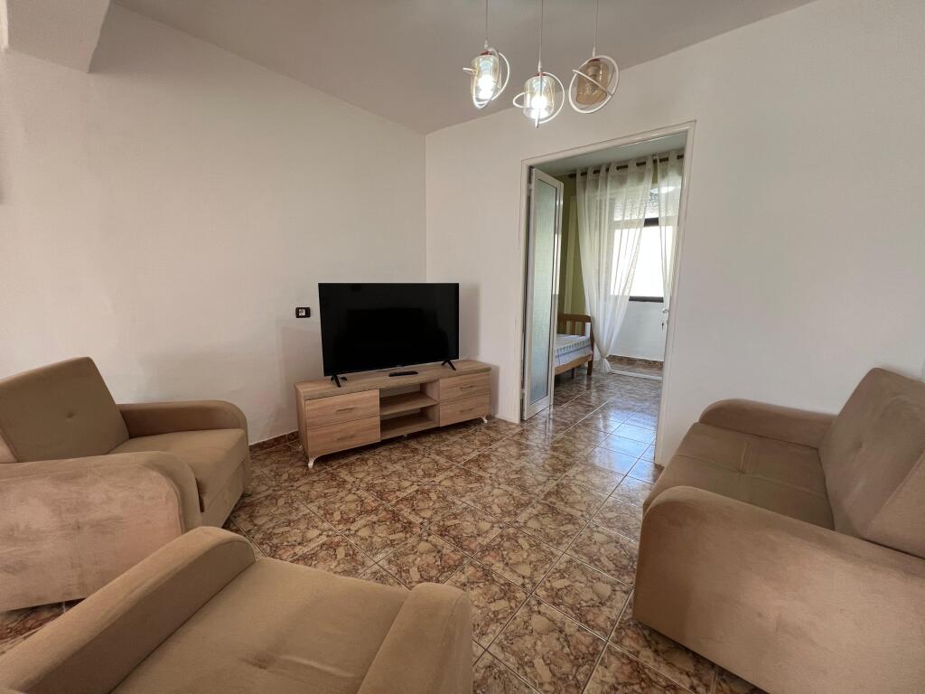 📣 QERA Apartament 2+1 📍 Perballe Shkolles "Harry Fultz" ✨ 💶 Cmimi 55000 leke