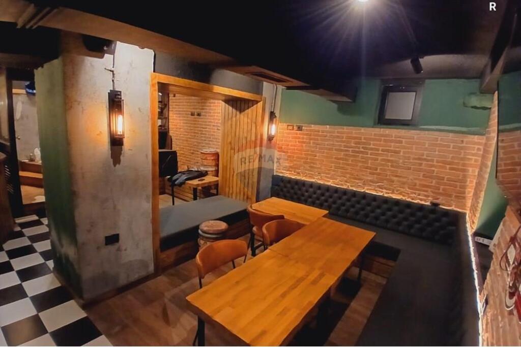 Bar-Cafe Space for Sale in Bllok
