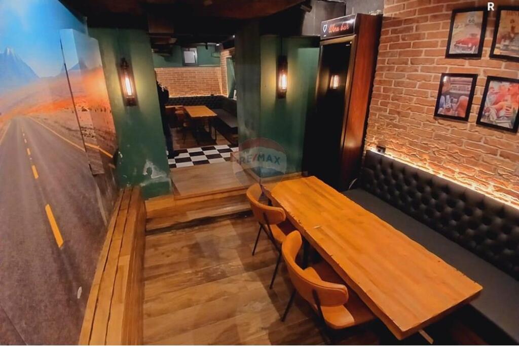 Bar-Cafe Space for Sale in Bllok